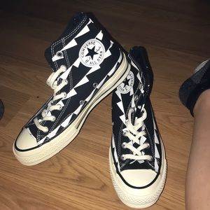*SPECIAL* Vintage Converse size 7.5 *LAST DAY*